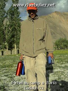 légende: Michel au camp a Wanla Ladakh 02
qualityCode=raw
sizeCode=half

Données de l'image originale:
Taille originale: 175106 bytes
Temps d'exposition: 1/425 s
Diaph: f/400/100
Heure de prise de vue: 2002:06:13 18:00:34
Flash: non
Focale: 42/10 mm
